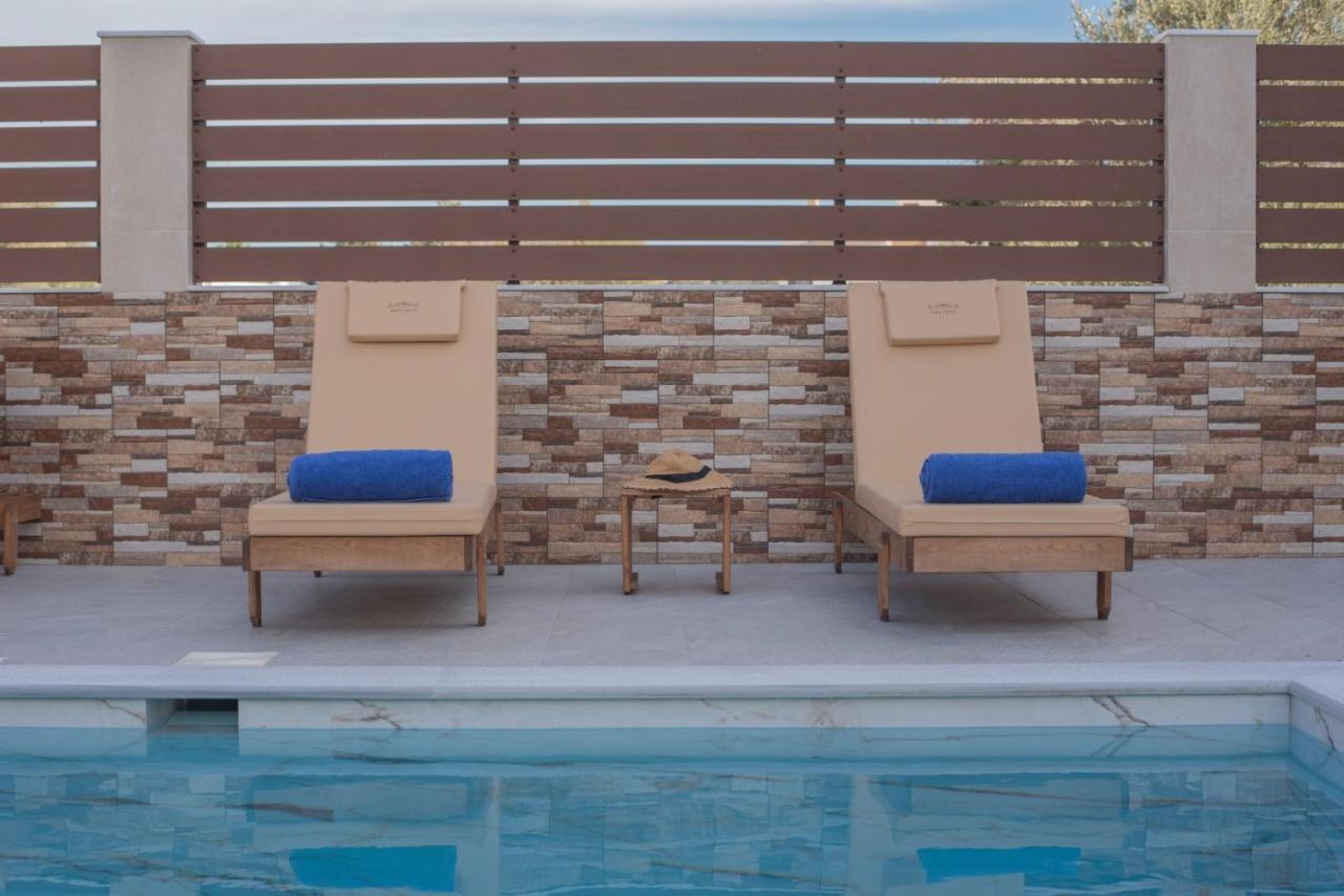 Villa M & S - 4 Bedroom With Heated Pool