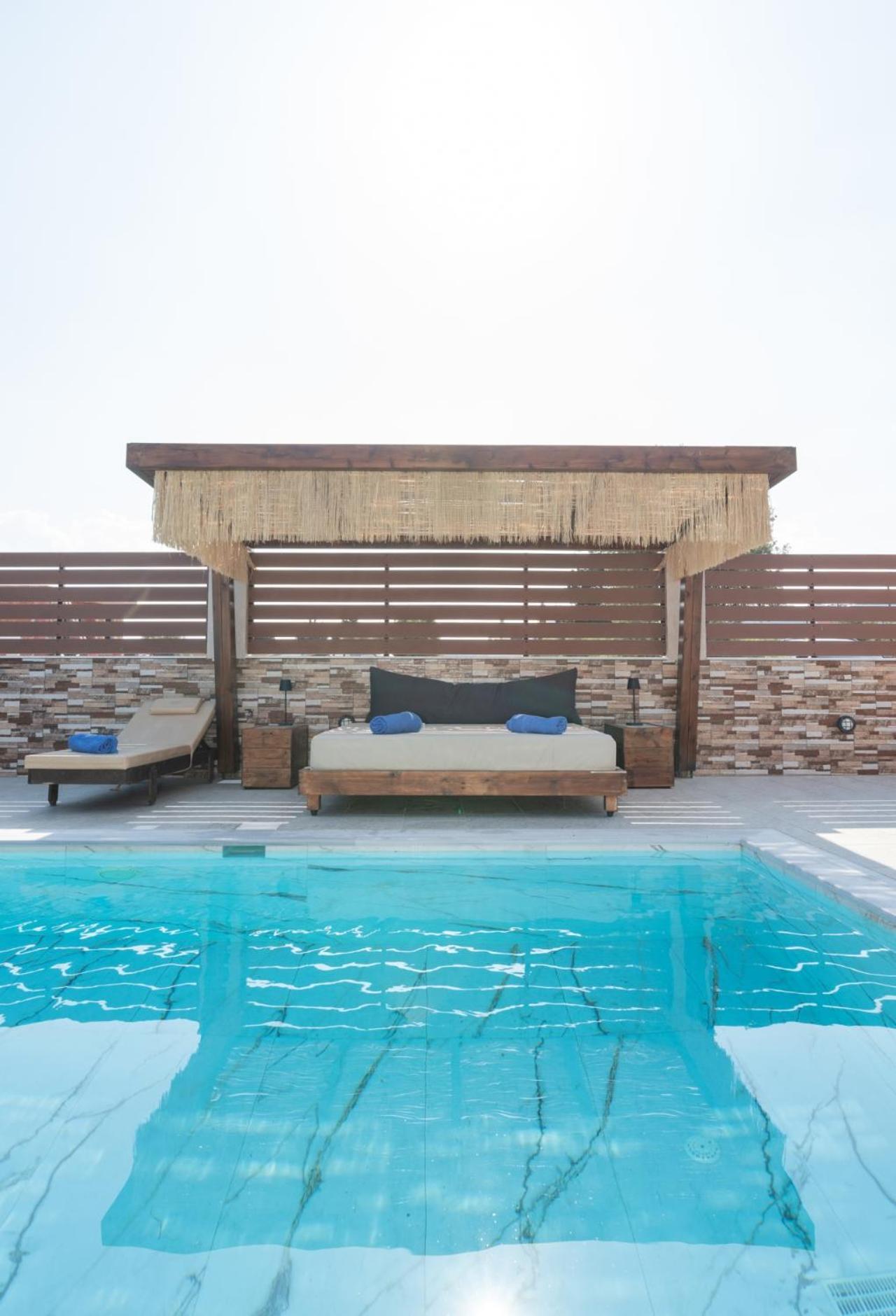 M & S - 4 Bedroom With Heated Pool * Pastida