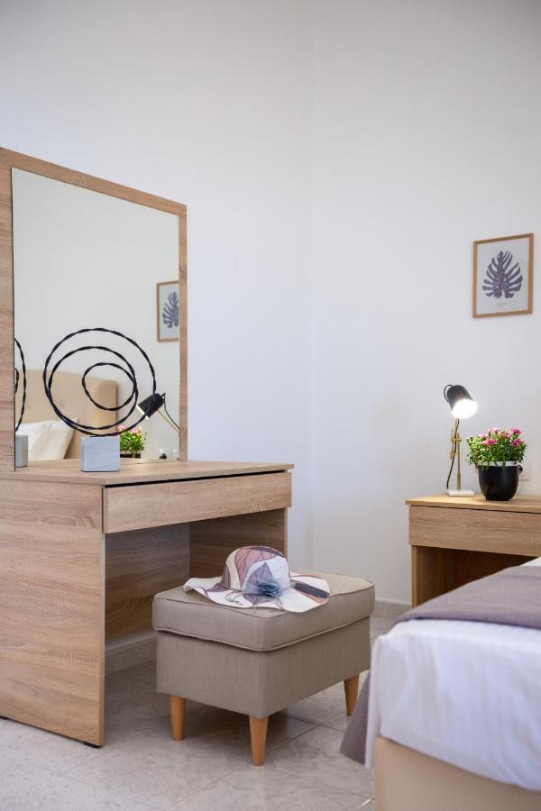 Villa M & S - 4 Bedroom With Heated Pool *